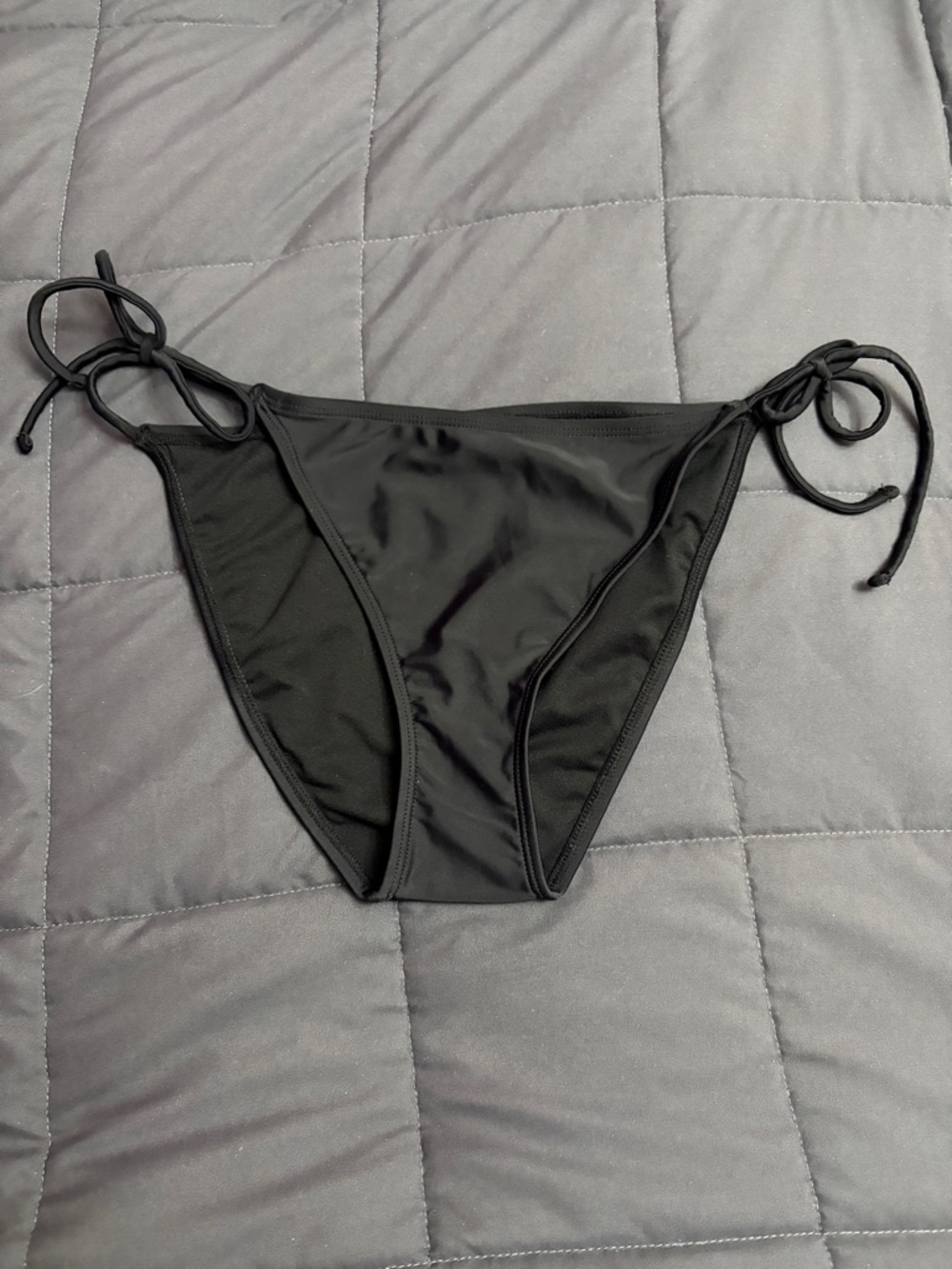 Salt + Cove Juniors' Side-Tie Hipster String Bikini Bottoms - Size: Medium - NWT